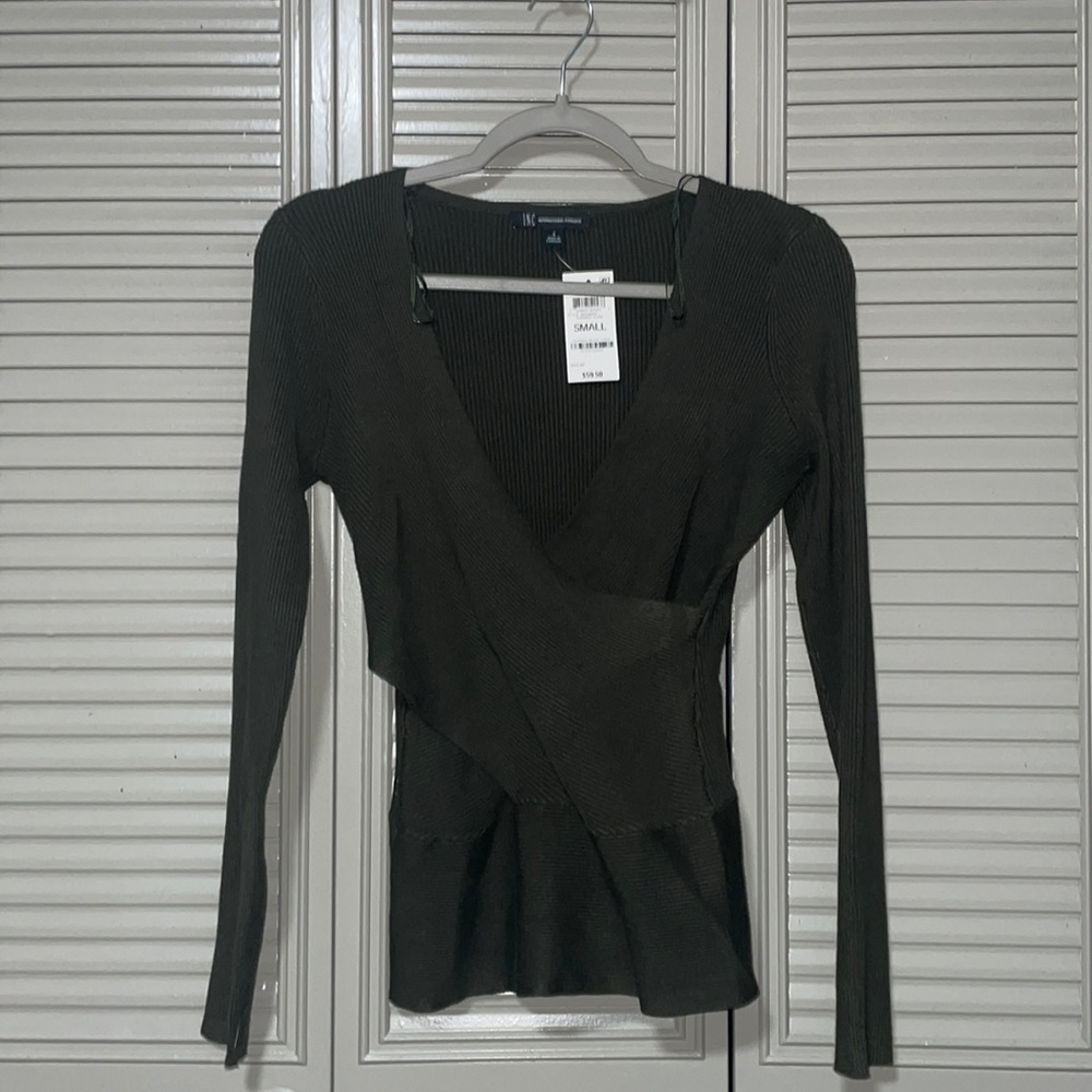 NWT Green v neck sweater